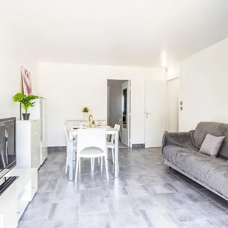 Port Raphael-2 By Interhome Apartman